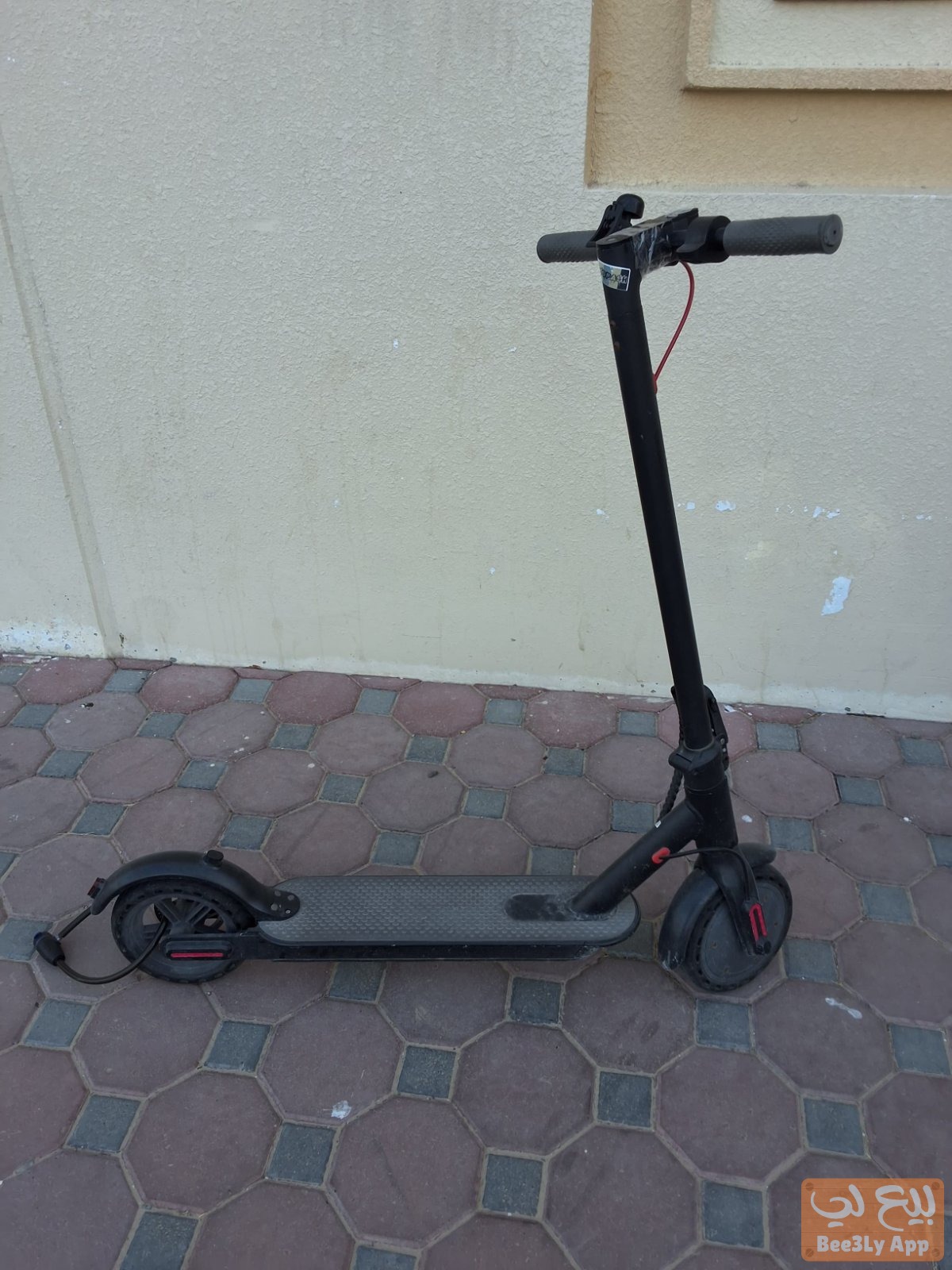 Electric scooter for sale 🛴 👈🏻 Brand new, only very lightly used, and in excellent condition - So 2