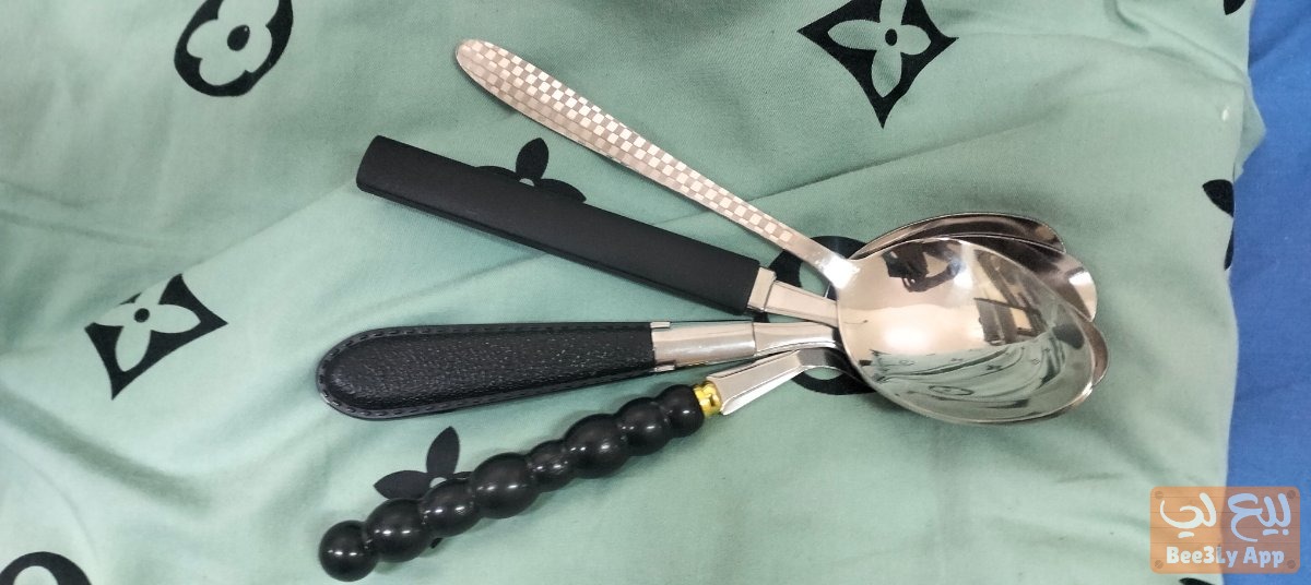 ملعقة كبيرة معدنيّة ، صلبة  ممتازة 3 دراهم  A large, solid, premium metal spoon 3 aed 1