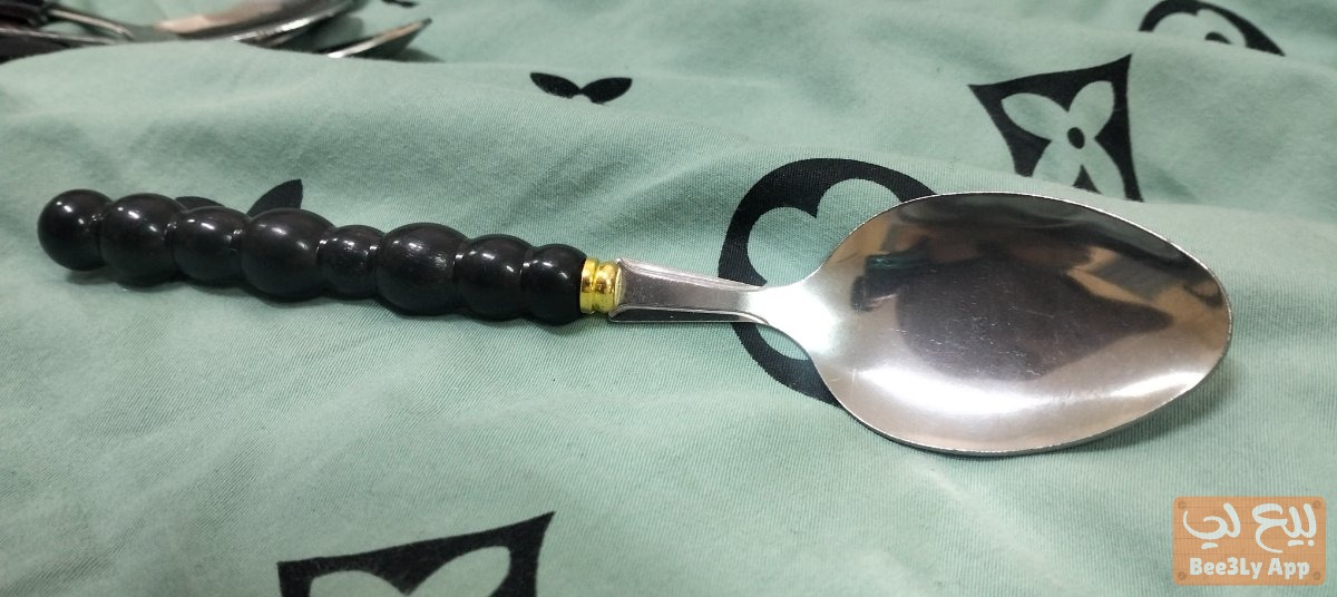 ملعقة كبيرة معدنيّة ، صلبة  ممتازة 3 دراهم  A large, solid, premium metal spoon 3 aed 2