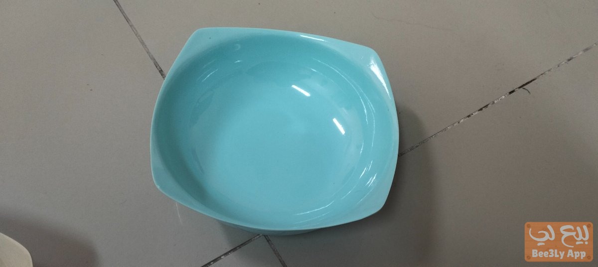 صحون قويّة ومتينة ، متعدّدة الألوان ، بعمق معتبر ، بسعر ممتاز  3 دراهم  Sturdy and durable plates, a 2